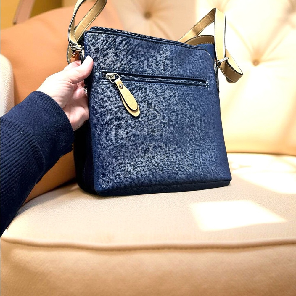 Giani Bernini Navy &Tan Crossbody Bag, EUC, man made material, clean, 9 x 8.5” - Picture 3 of 15